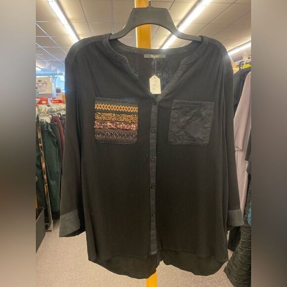 Miss Me Large Black/Sheer/Pocket Top - Picture 1 of 4
